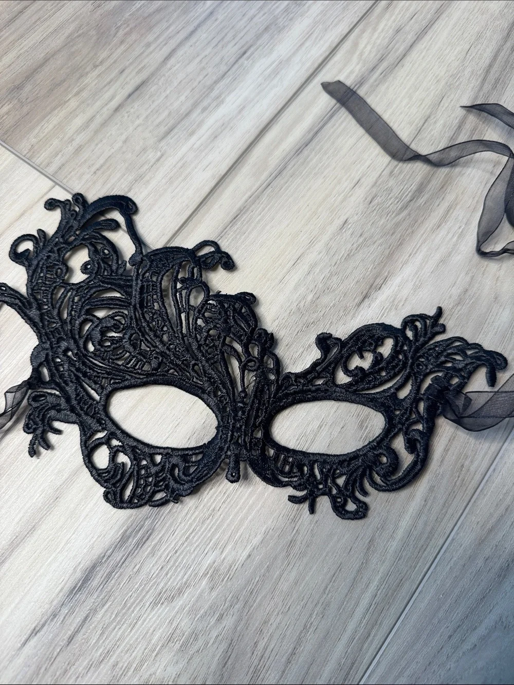 Couples masquerade mask set